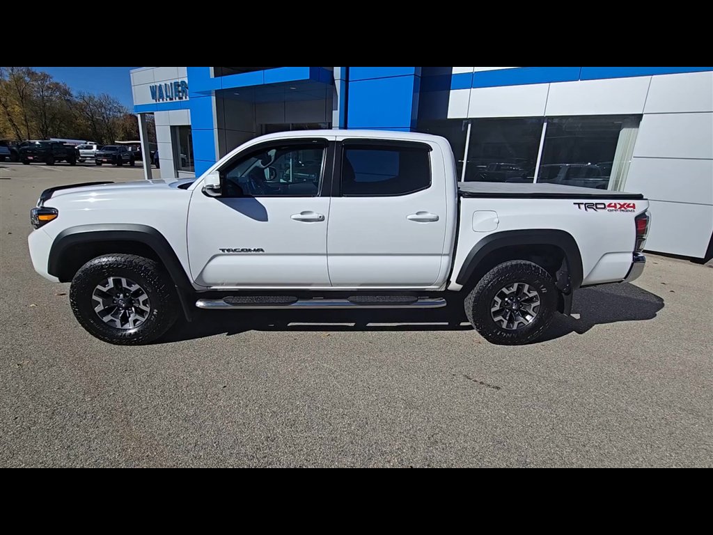 Used 2023 Toyota Tacoma TRD Off-Road AWD/4WD image 5