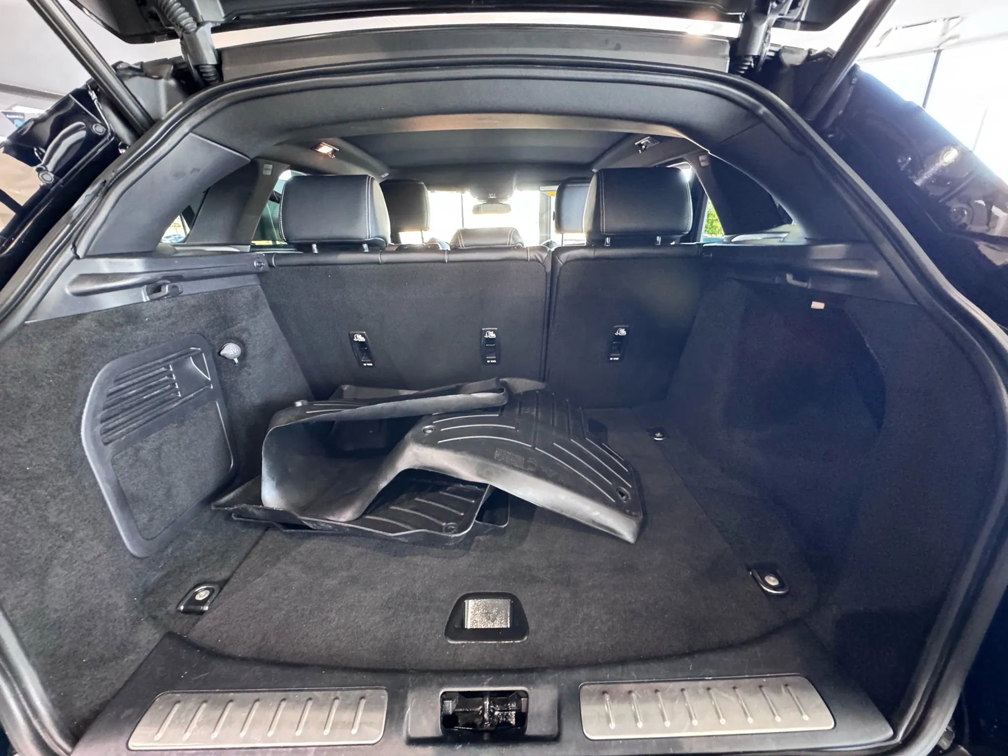 Used 2017 Land Rover Range Rover Evoque HSE image 21