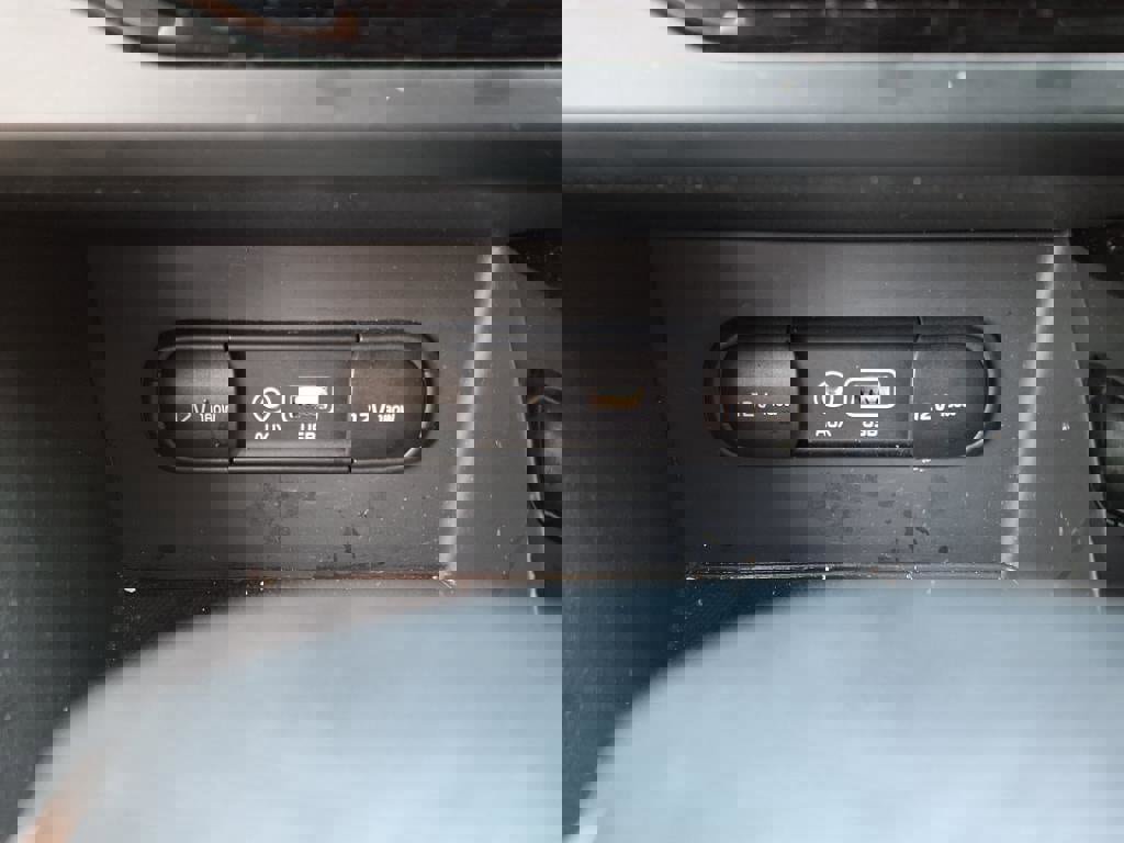 Used 2017 Kia Niro Touring image 15