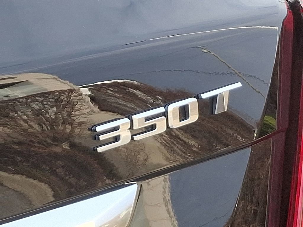 Certified 2025 Cadillac XT5 Premium Luxury w/ LPO, Floor Liner Package image 33