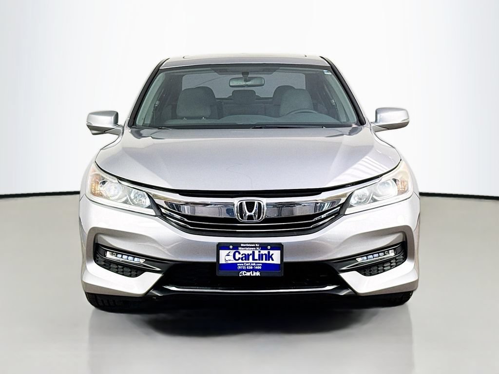 Used 2017 Honda Accord EX image 2