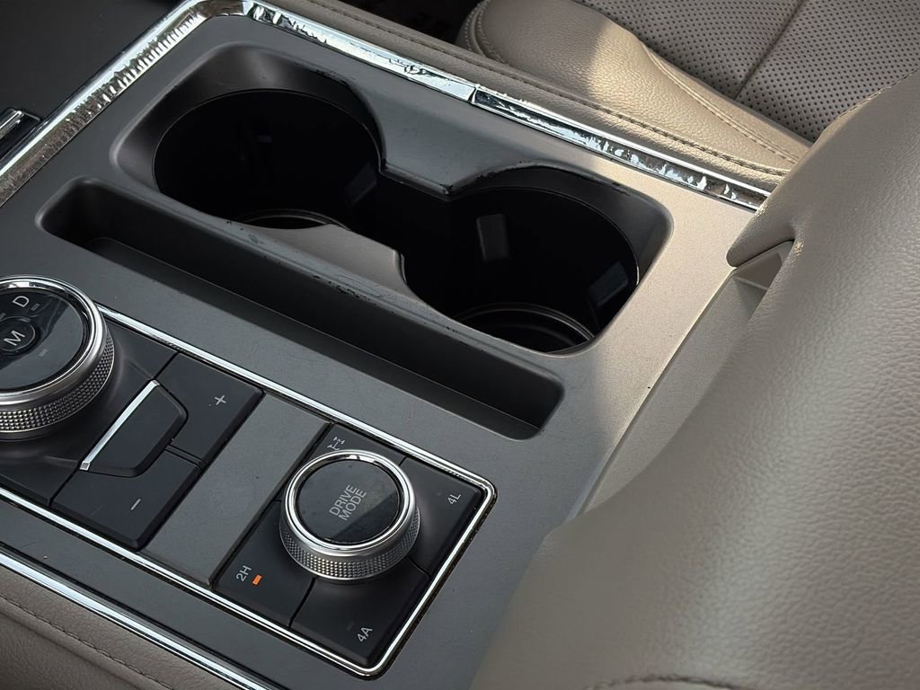 Used 2018 Ford Expedition XLT w/ Equipment Group 202A image 19