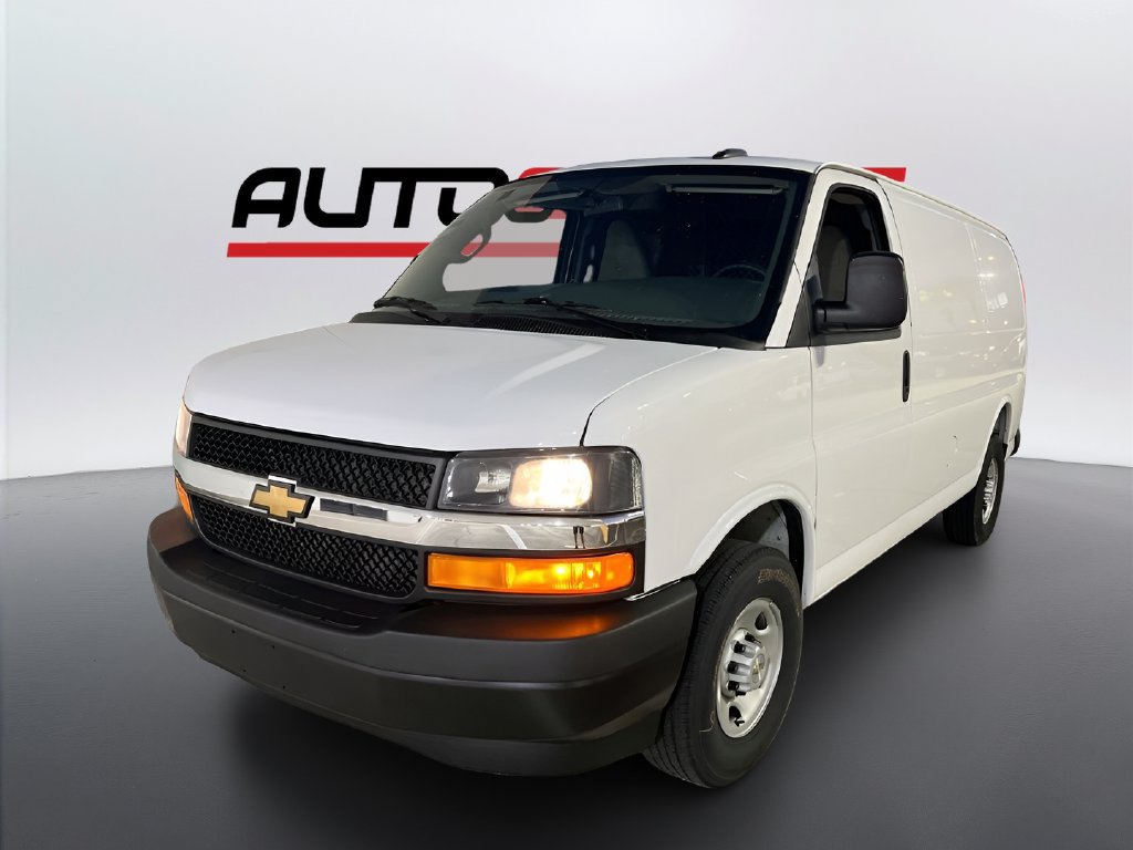 Used 2025 Chevrolet Express 2500 w/ Communications Package RWD image 3