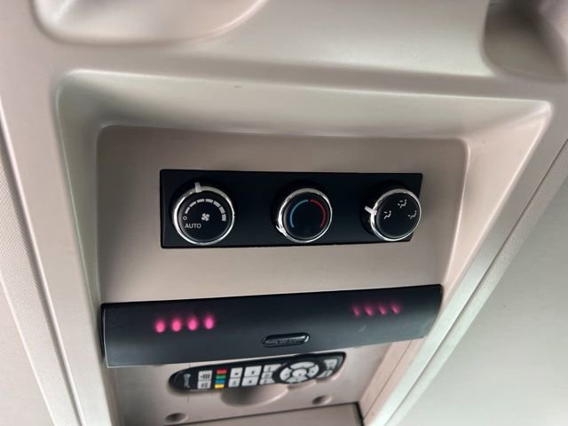 Used 2016 Chrysler Town & Country Touring w/ Driver Convenience Group image 25