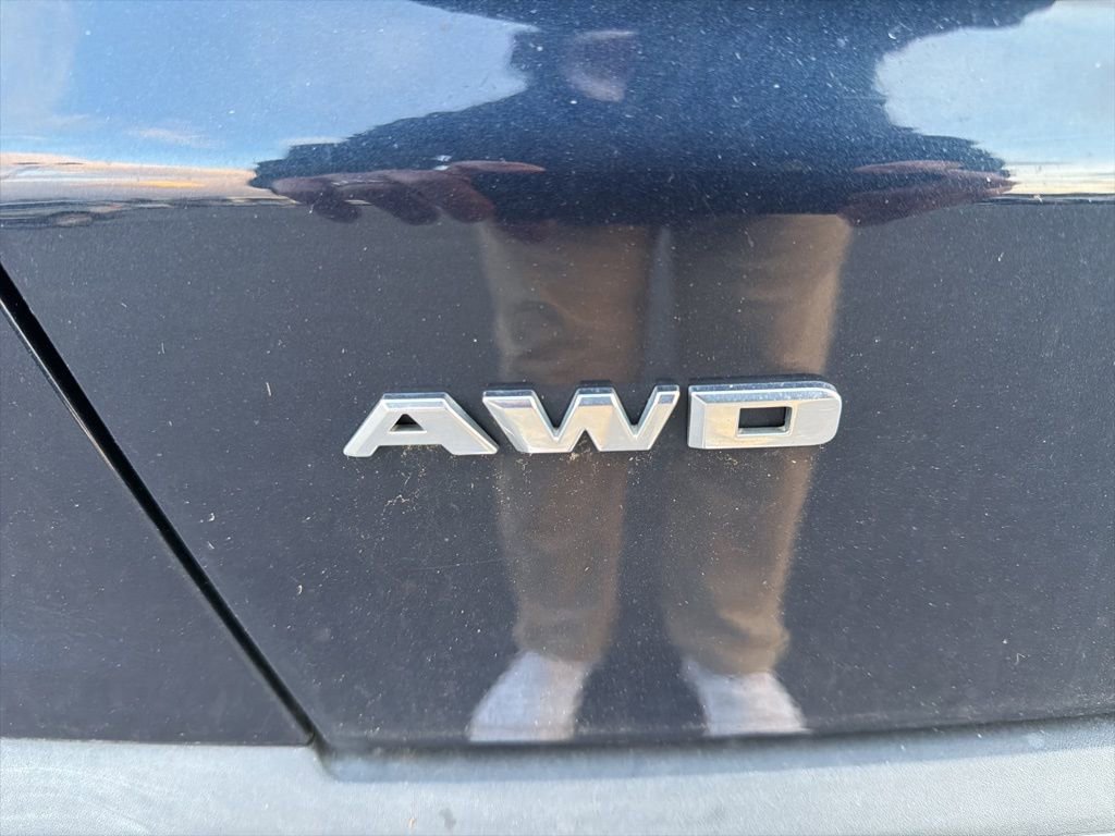 Used 2017 Cadillac XT5 Luxury w/ Driver Awareness Package image 16