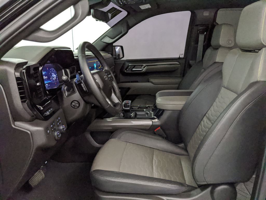 Used 2024 Chevrolet Silverado 1500 ZR2 w/ Technology Package image 16