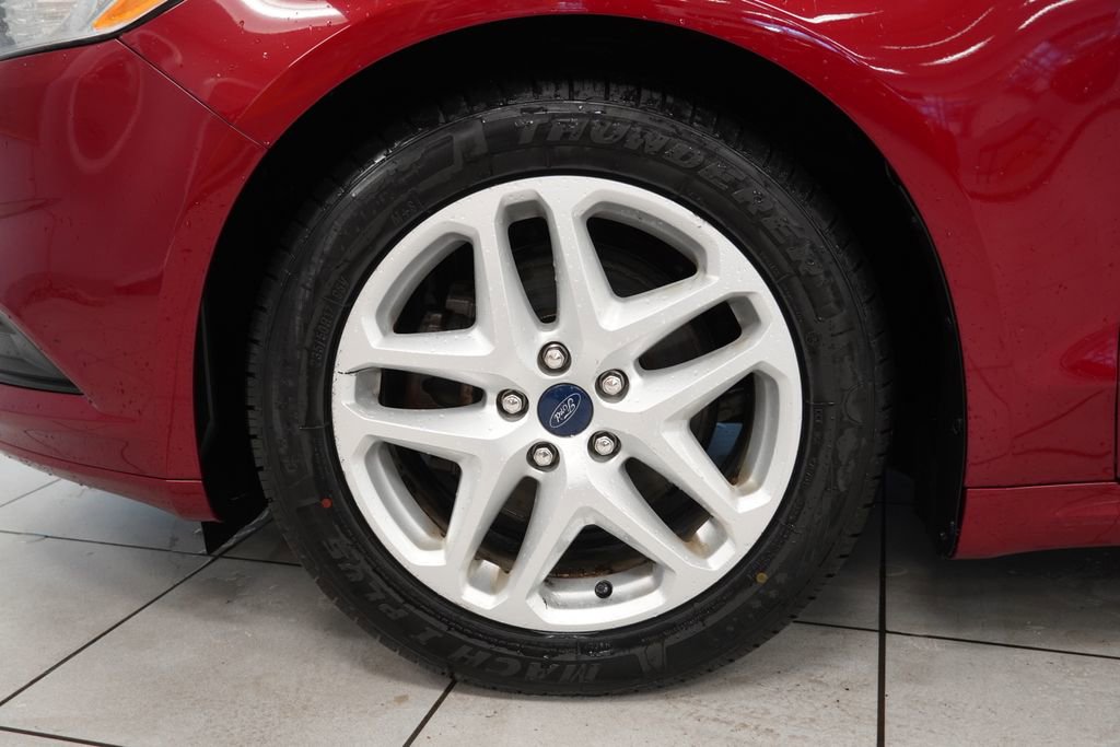 Used 2016 Ford Fusion SE FWD image 15