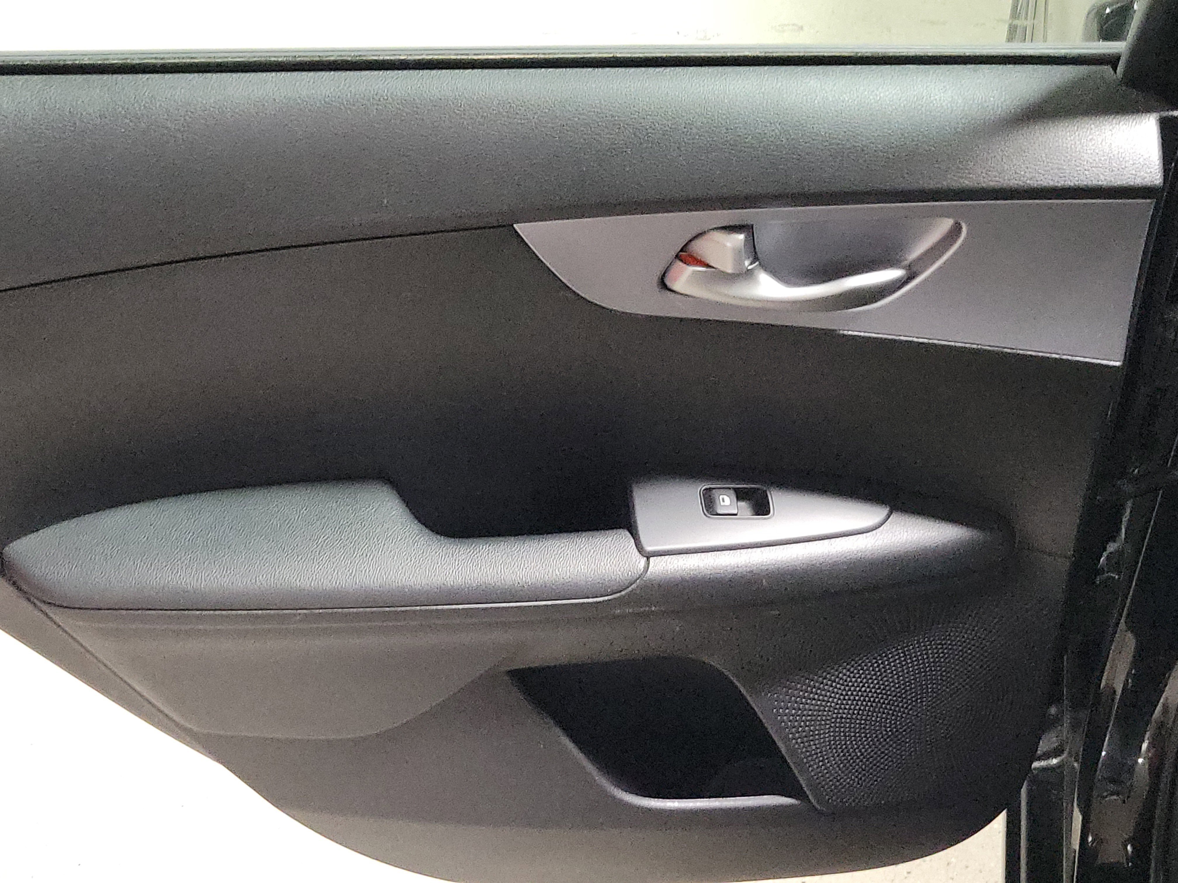 Used 2023 Kia Forte LXS image 11