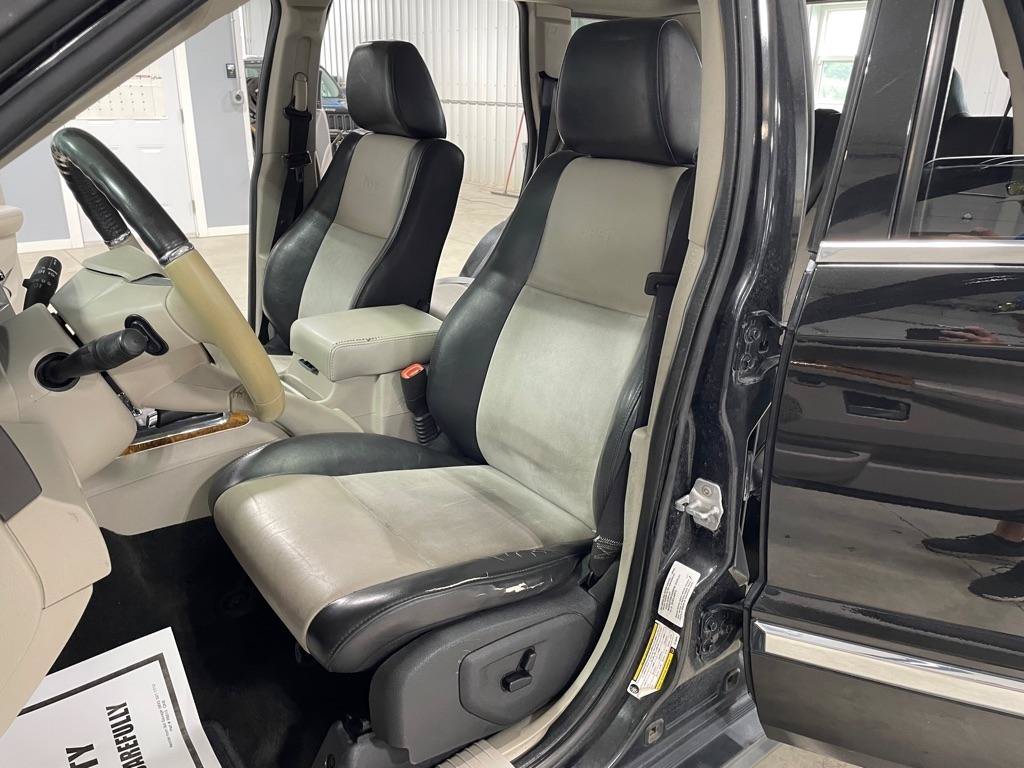 Used 2010 Jeep Grand Cherokee Limited w/ Trailer Tow Group IV AWD/4WD image 10