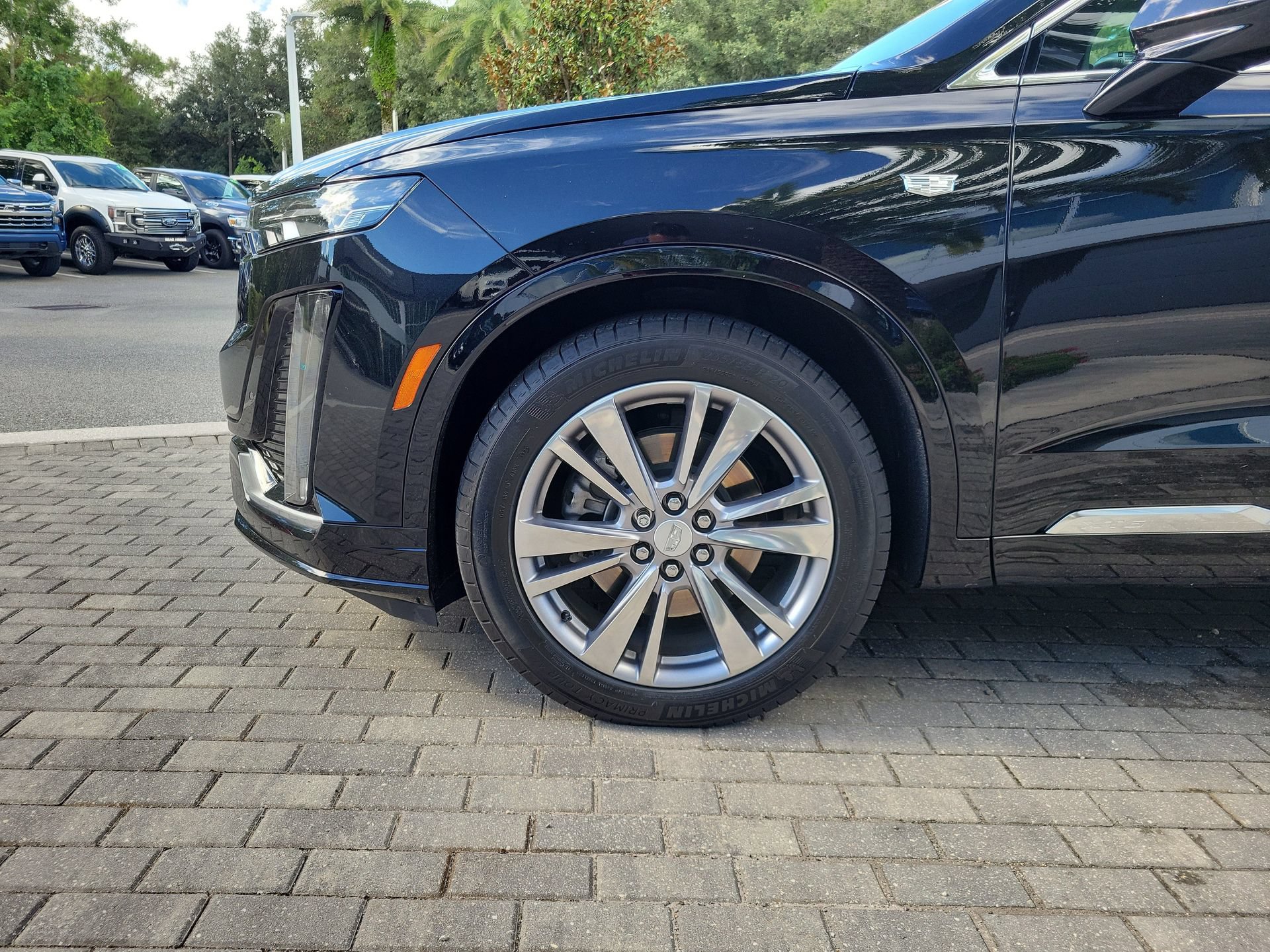 Used 2024 Cadillac XT6 Premium Luxury FWD image 7