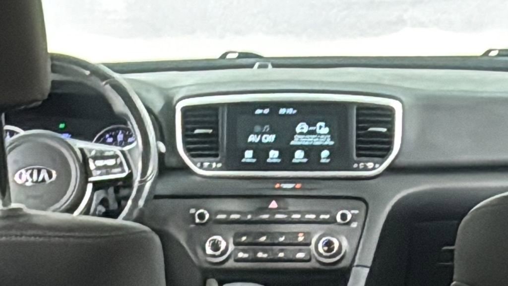 Used 2022 Kia Sportage LX image 16