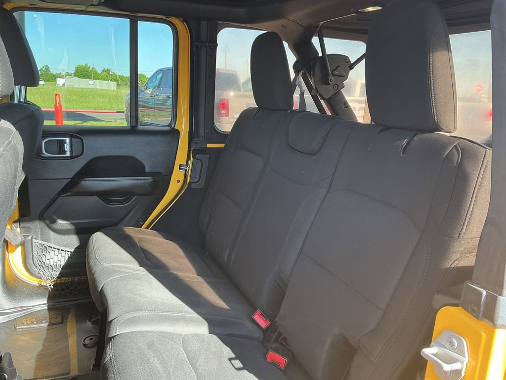 Used 2018 Jeep Wrangler Unlimited Sahara AWD/4WD image 29