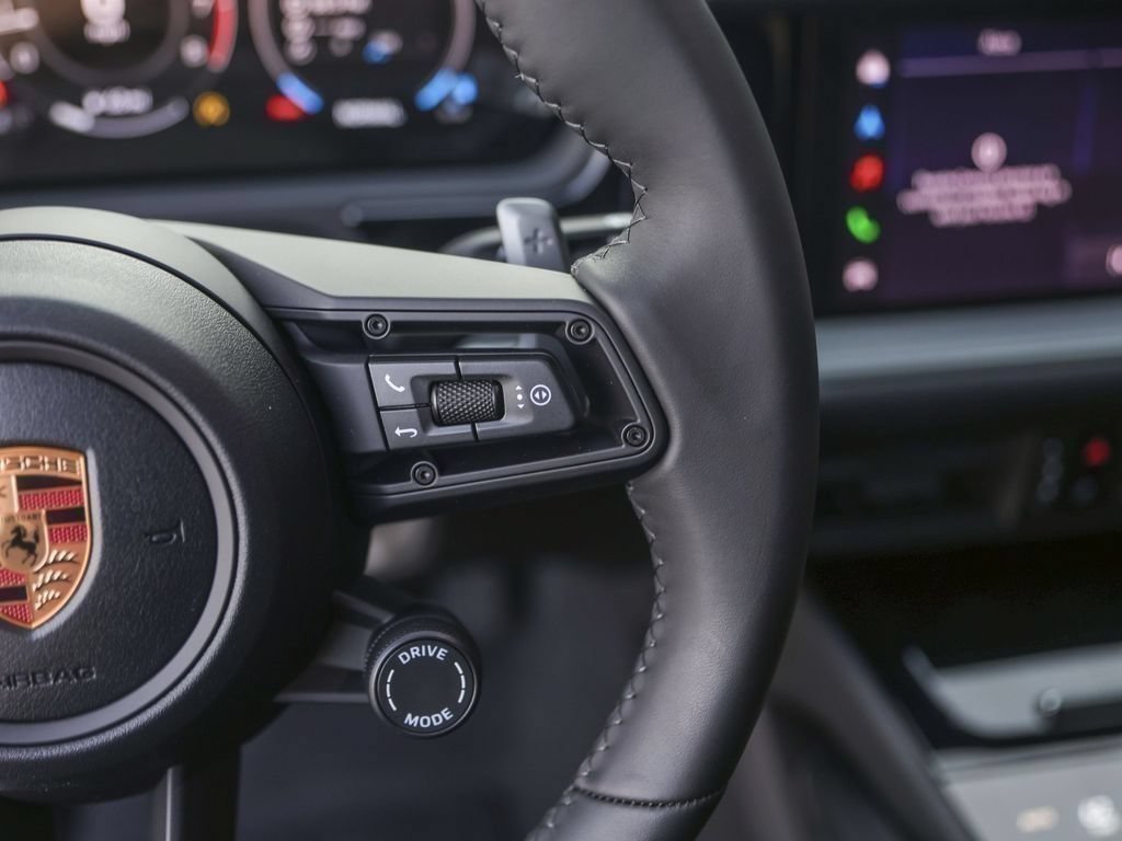 Certified 2026 Porsche Cayenne AWD/4WD image 18