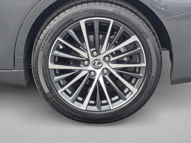 Used 2025 Lexus ES 300h w/ Premium Package image 23