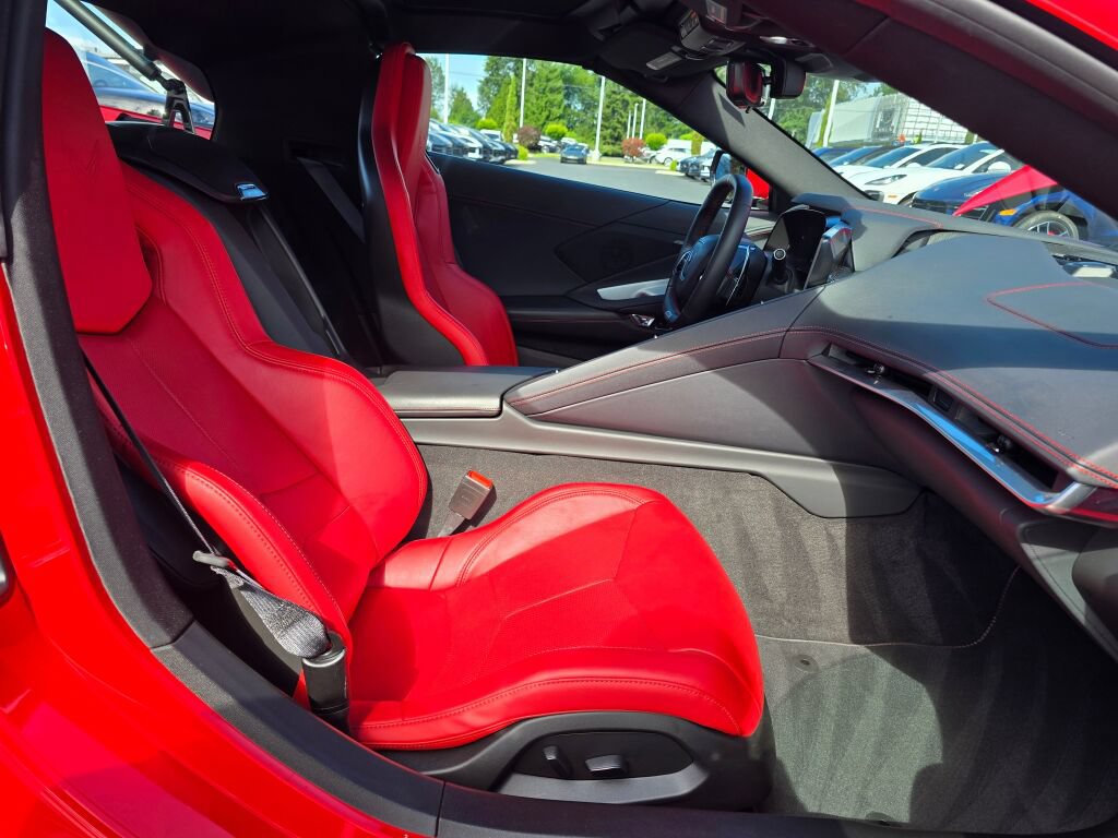 Used 2024 Chevrolet Corvette Z06 RWD image 18