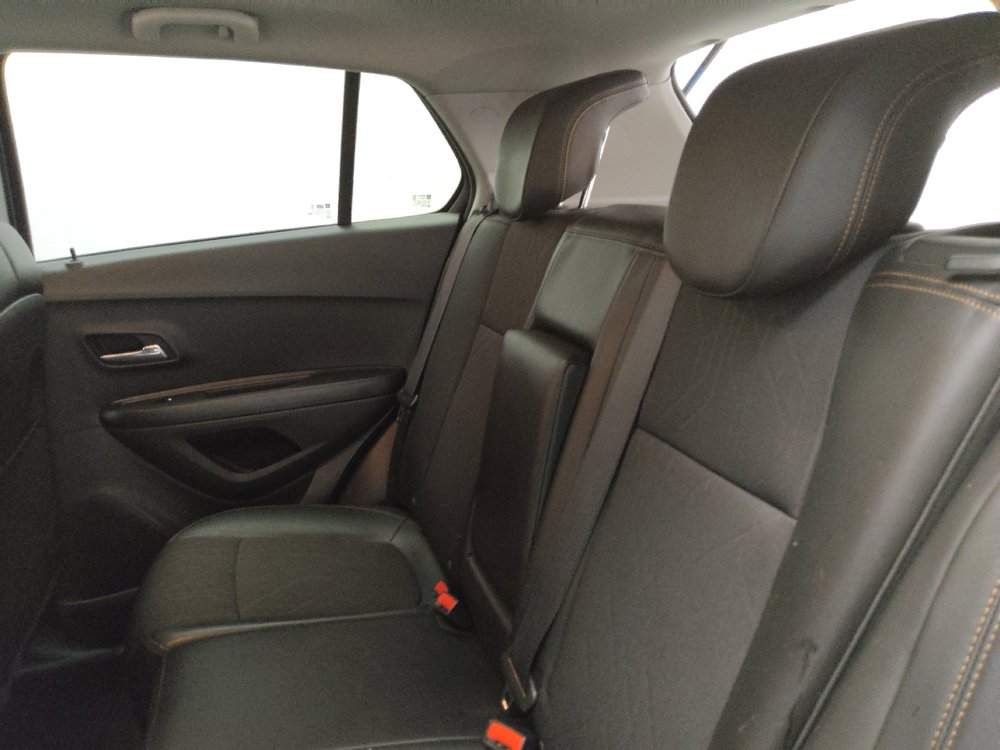 Used 2021 Chevrolet Trax LT AWD/4WD image 18