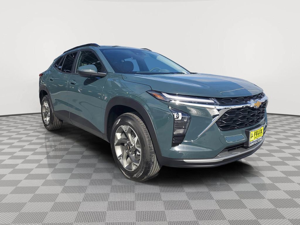 New 2026 Chevrolet Trax LT image 2