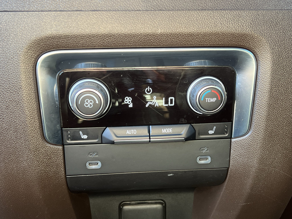 Used 2022 Chevrolet Tahoe LT w/ Luxury Package AWD/4WD image 37