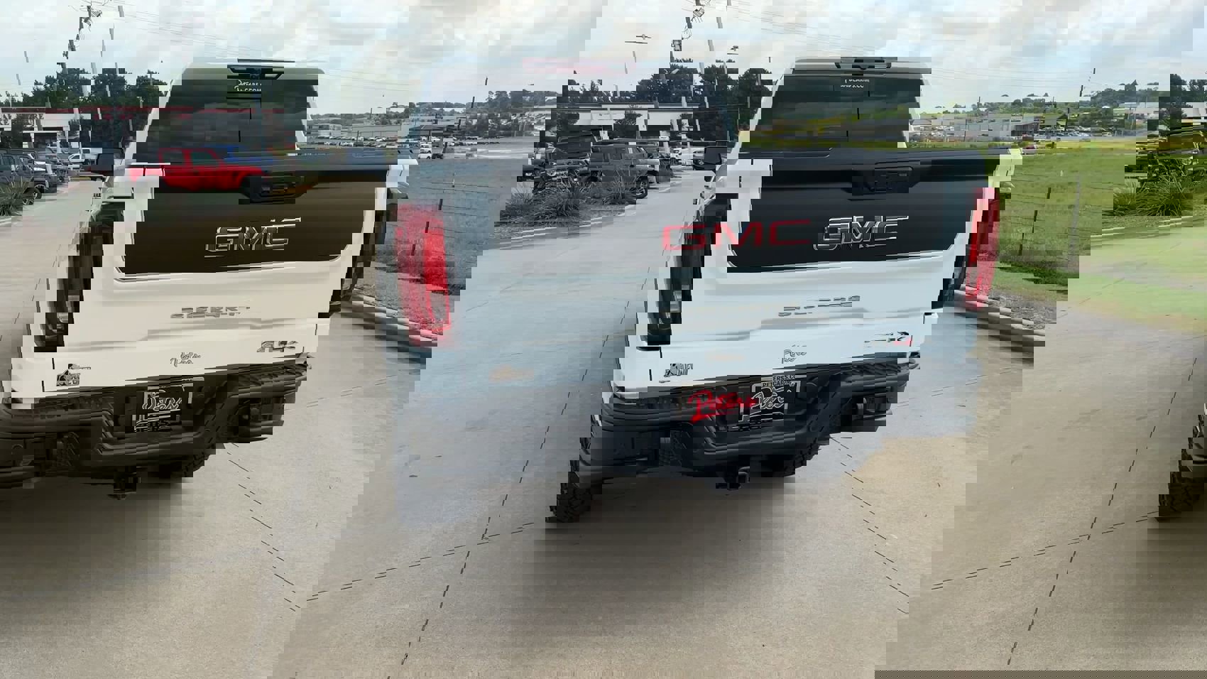 Used 2024 GMC Sierra 1500 AT4X w/ AT4X AEV Edition image 8