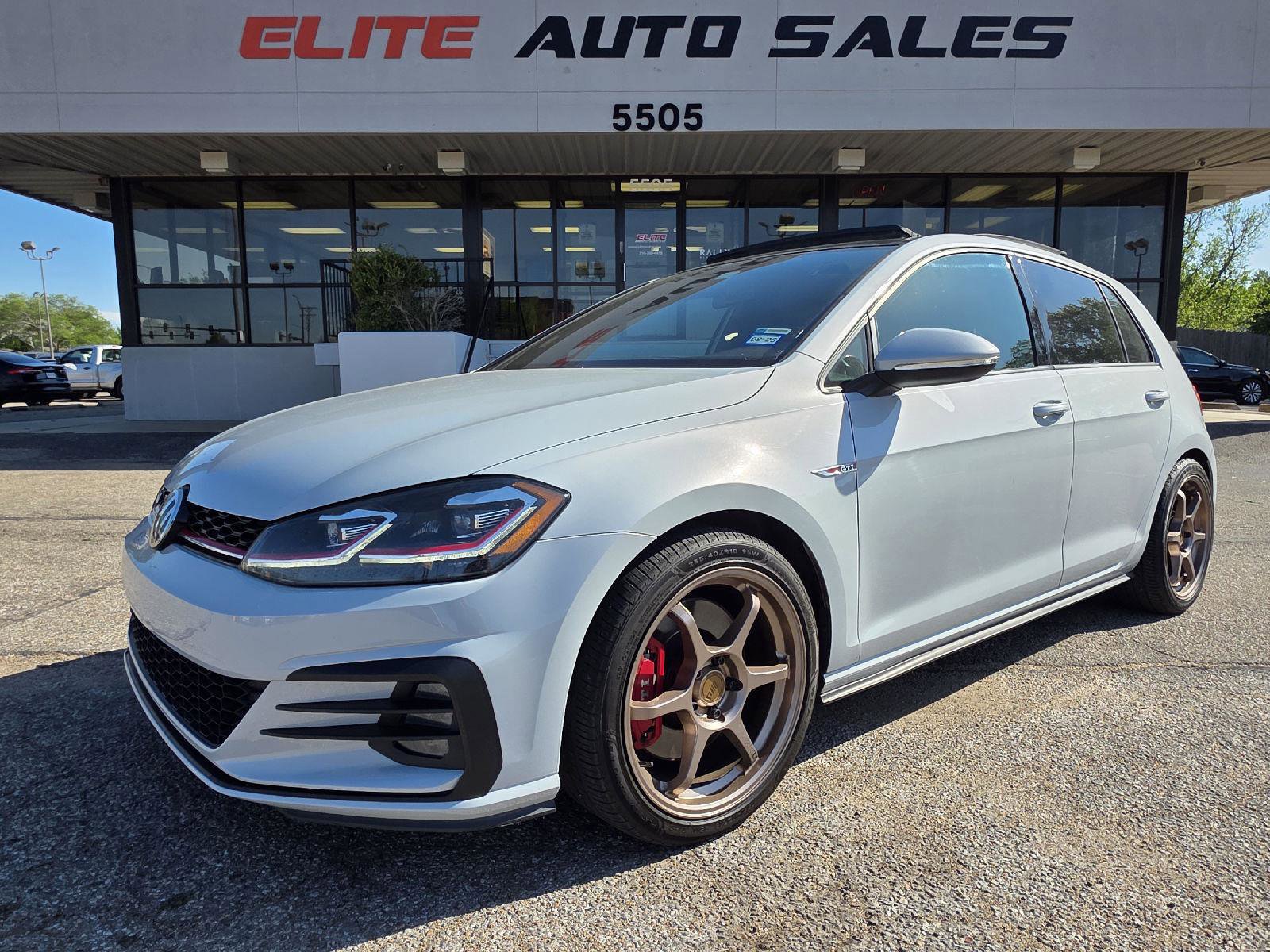 Used 2018 Volkswagen GTI SE w/ SE Leather Package FWD image 1