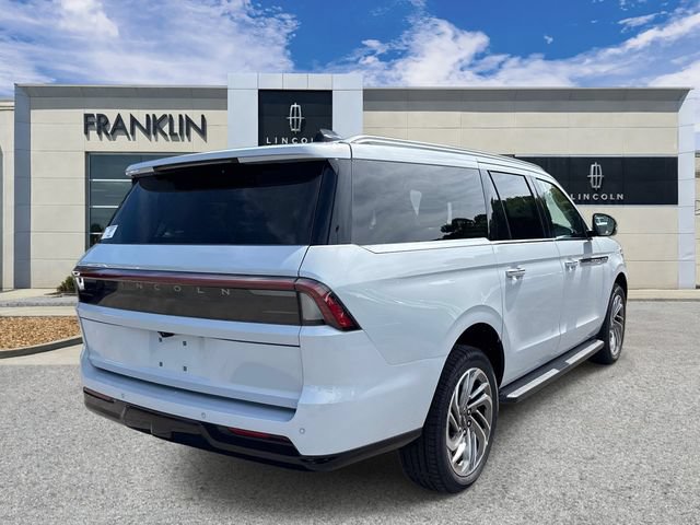 New 2026 Lincoln Navigator L Premier AWD/4WD image 7