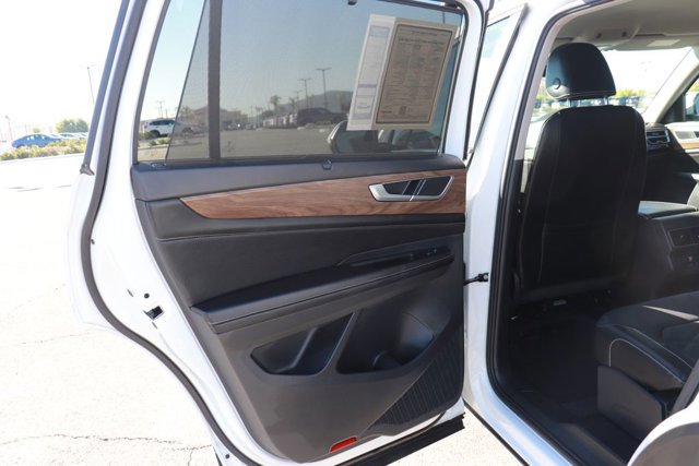 Used 2024 Volkswagen Atlas SE image 15