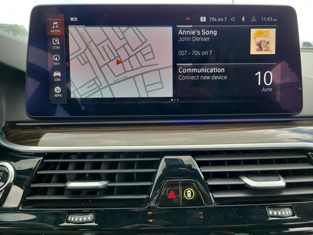 Used 2023 BMW 530i w/ Premium Package RWD image 12