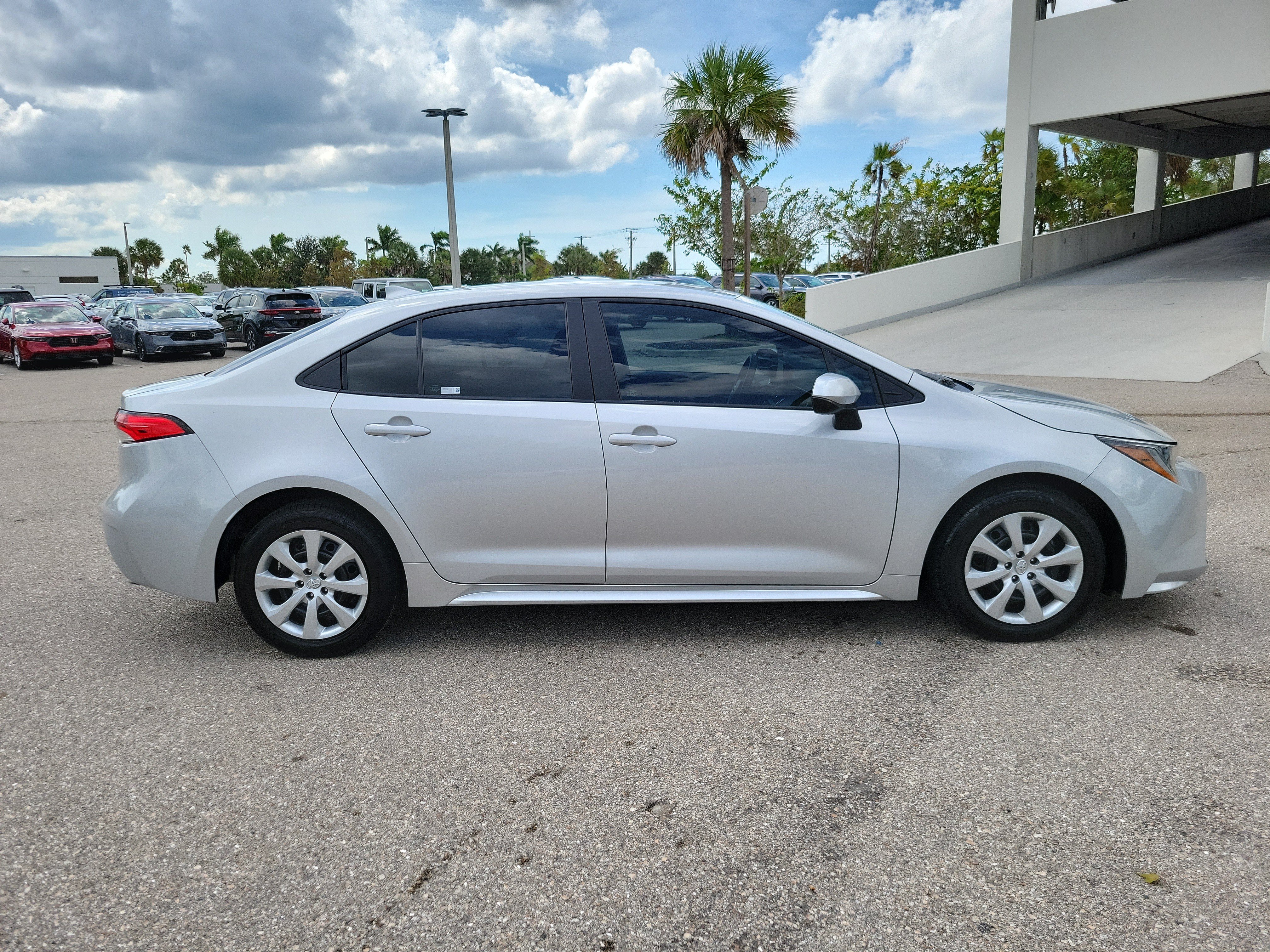 Used 2023 Toyota Corolla LE FWD image 3