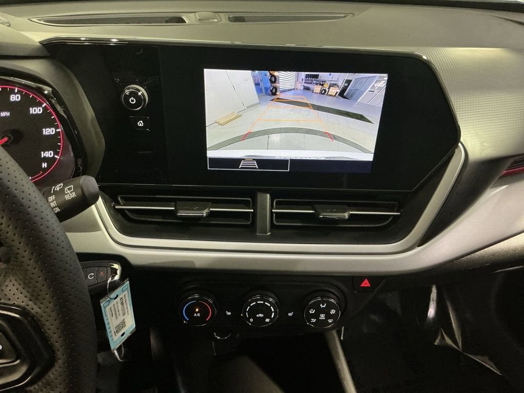 Used 2025 Chevrolet Trax RS w/ Driver Confidence Package image 27