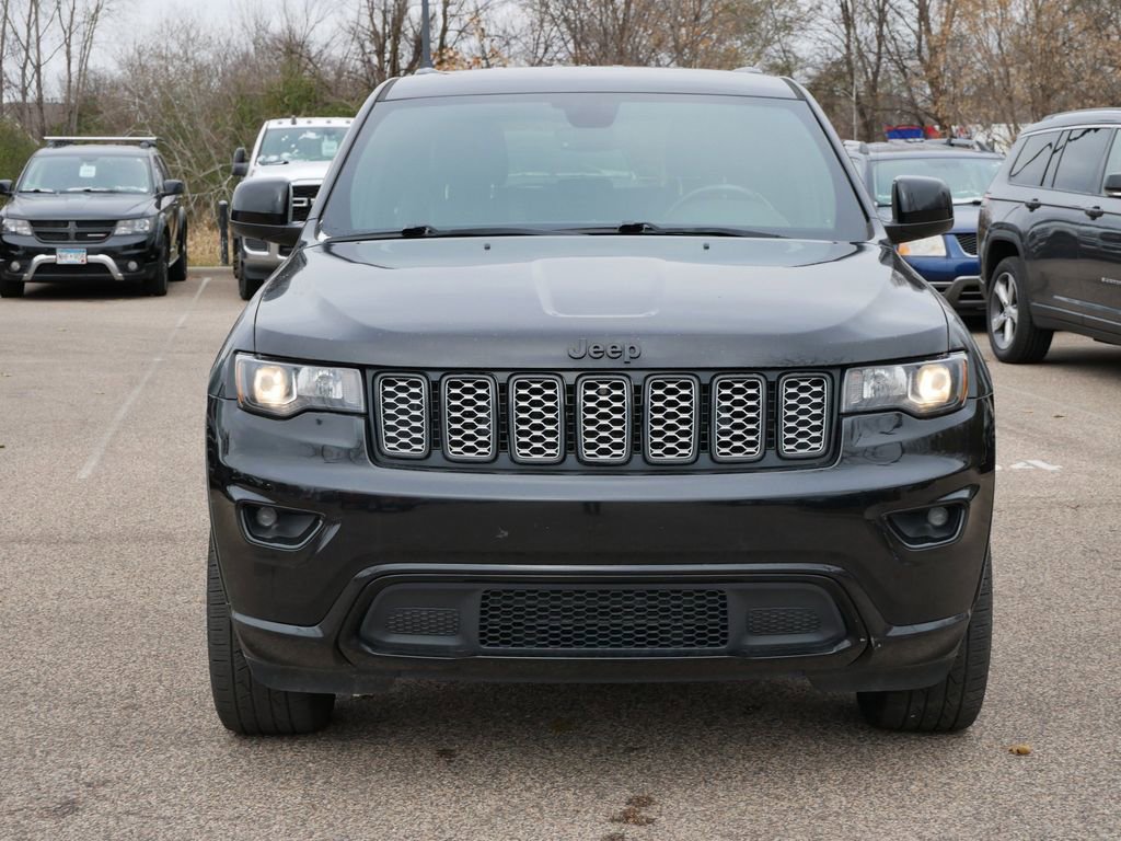 Used 2019 Jeep Grand Cherokee Altitude image 11