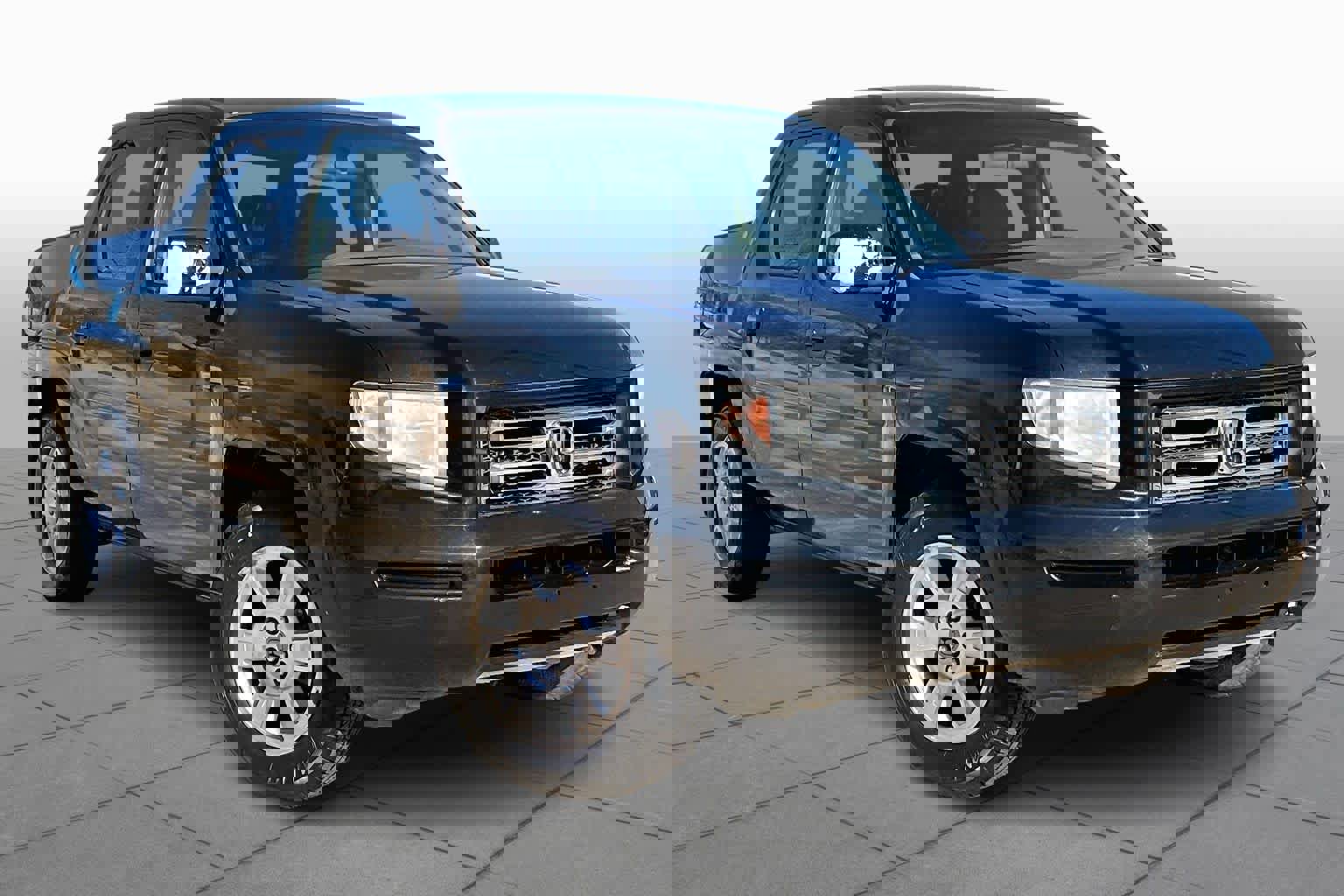 Used 2006 Honda Ridgeline RTS image 2