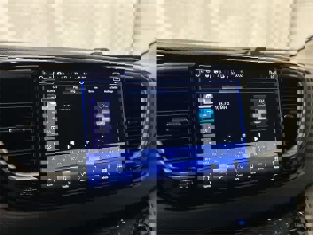 Used 2022 Chrysler Pacifica Touring-L image 22