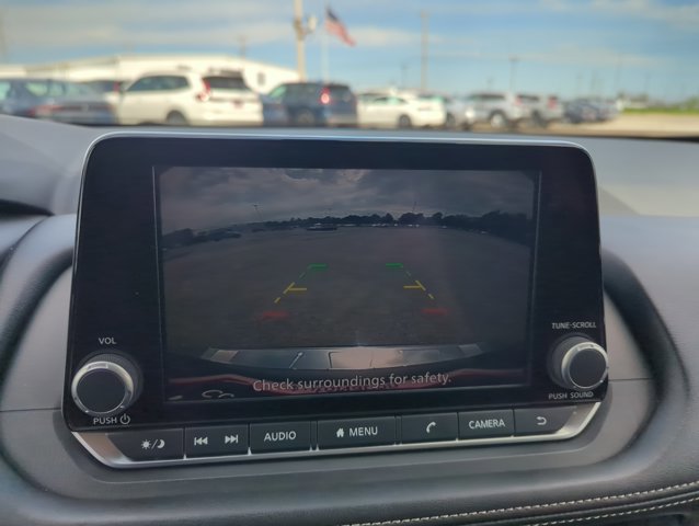 Used 2025 Nissan Rogue SV w/ SV Premium Package image 15