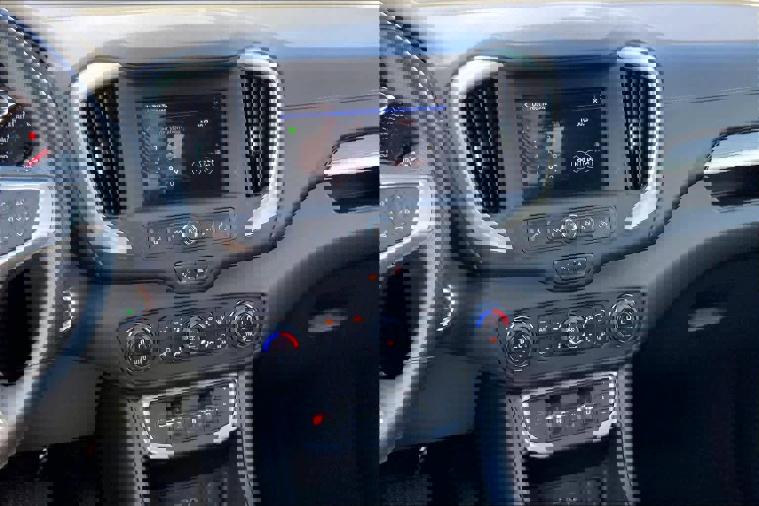 Used 2022 GMC Terrain SLE w/ Driver Convenience Package image 7