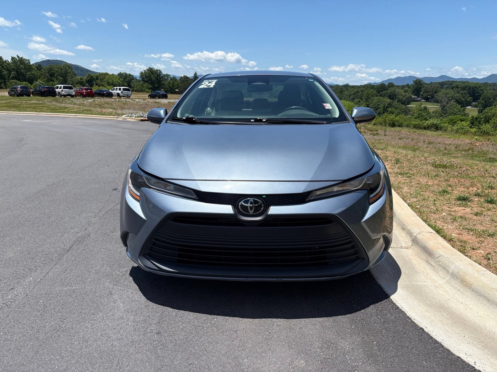 Used 2024 Toyota Corolla LE FWD image 2