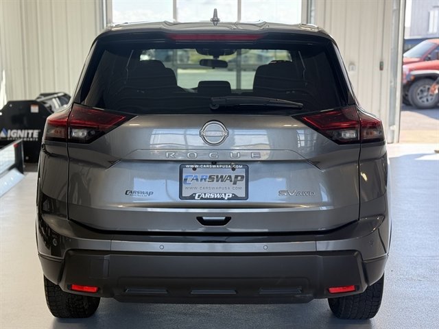 Used 2024 Nissan Rogue SV image 4
