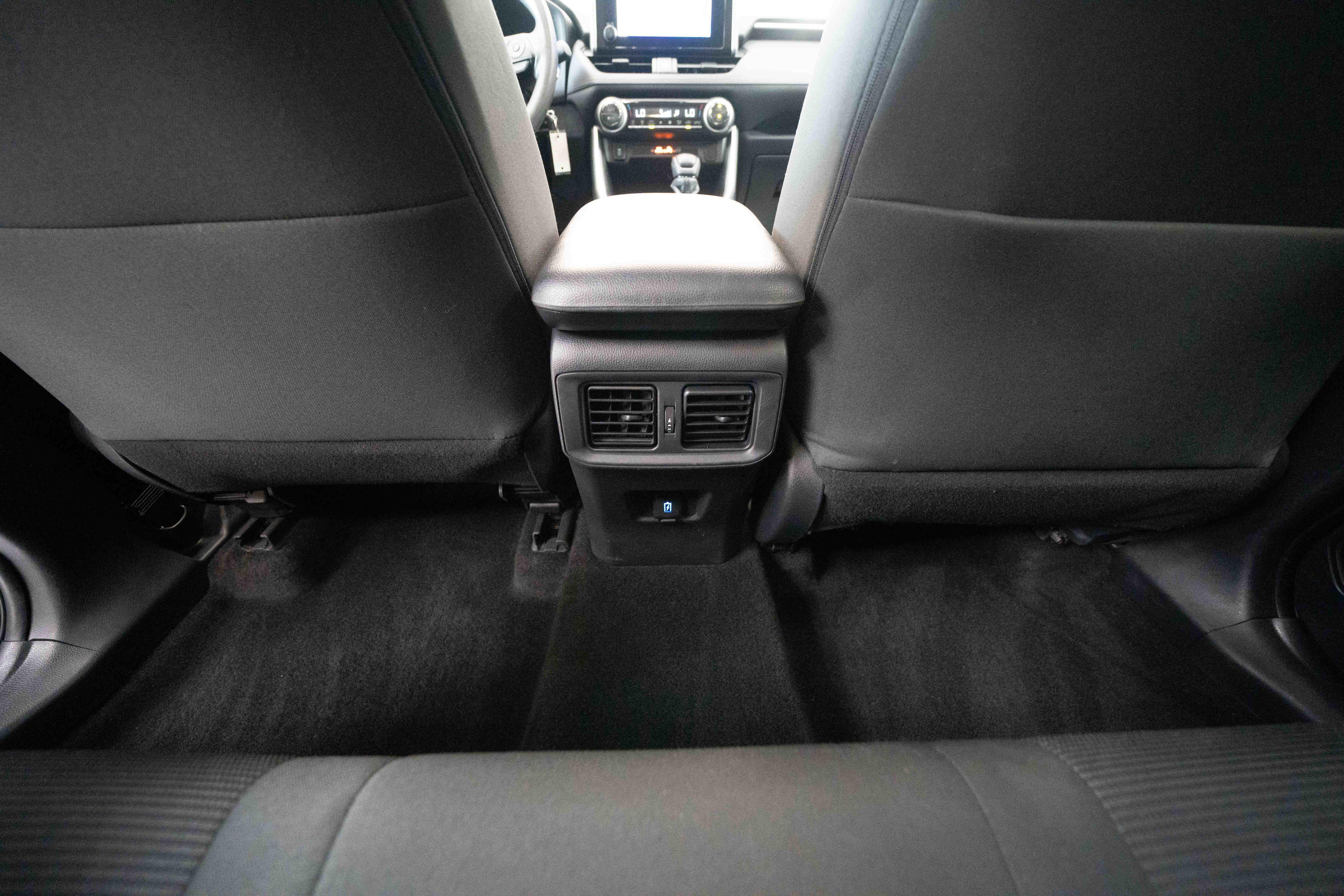 Used 2023 Toyota RAV4 LE AWD/4WD image 22