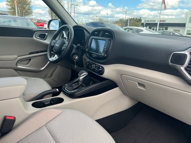 Used 2023 Kia Soul LX w/ Option Group 015 FWD image 15
