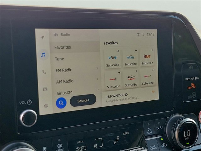 Used 2023 Toyota Highlander LE image 25