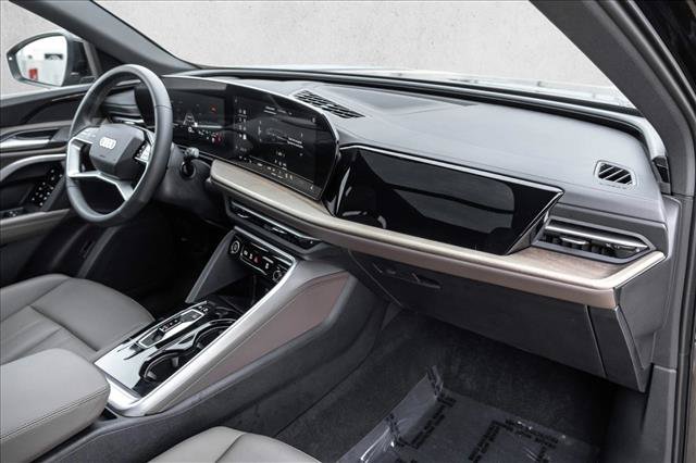 Used 2025 Audi Q5 Premium w/ Convenience Package AWD/4WD image 25