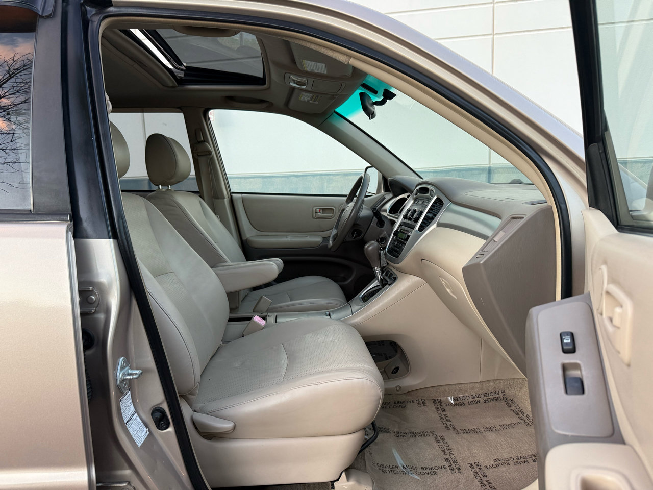 Used 2005 Toyota Highlander 4WD V6 w/ 3rd Row image 20