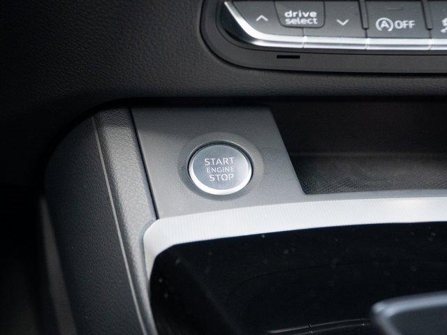 Certified 2025 Audi Q5 2.0T Premium w/ Convenience Plus Package image 28