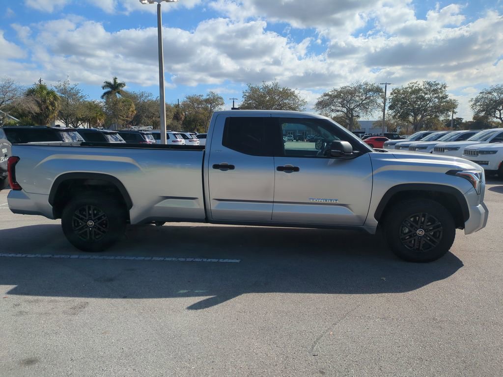 Used 2022 Toyota Tundra SR5 w/ SR5 Convenience Package image 5