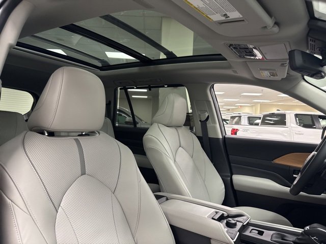 New 2026 Toyota Grand Highlander Platinum image 11