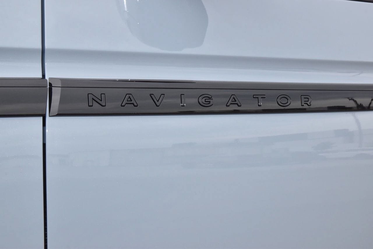 New 2026 Lincoln Navigator Reserve w/ Jet Appearance Package AWD/4WD image 44