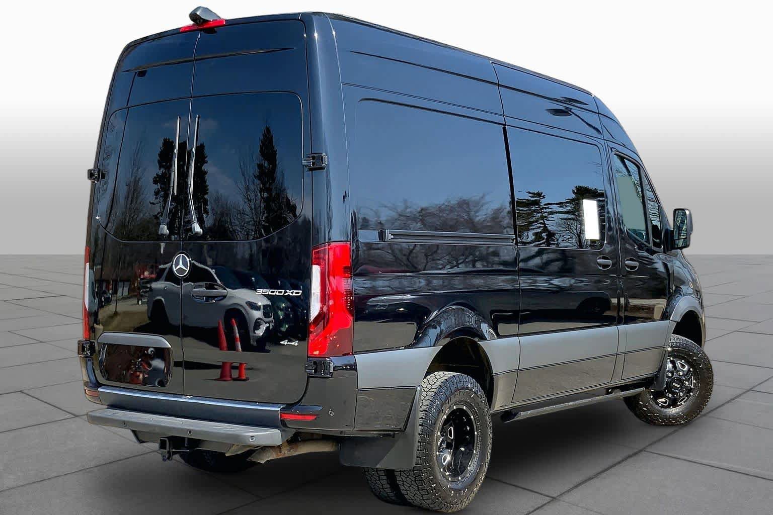 Used 2022 Mercedes-Benz Sprinter 3500 image 13
