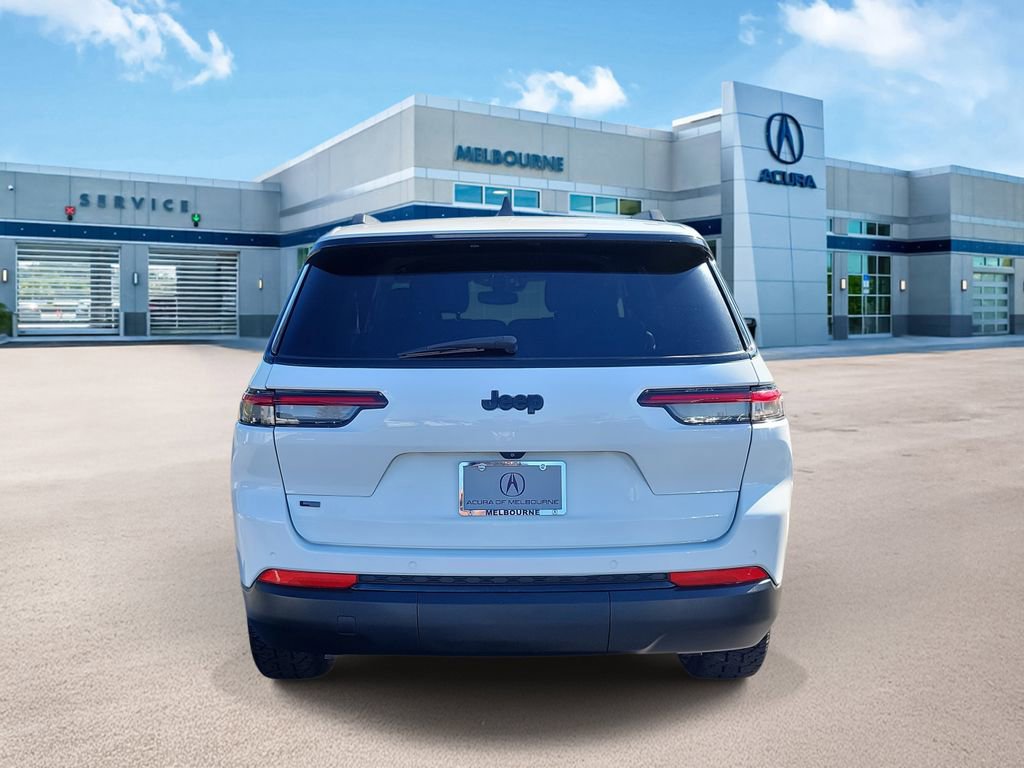 Used 2022 Jeep Grand Cherokee L Laredo image 5