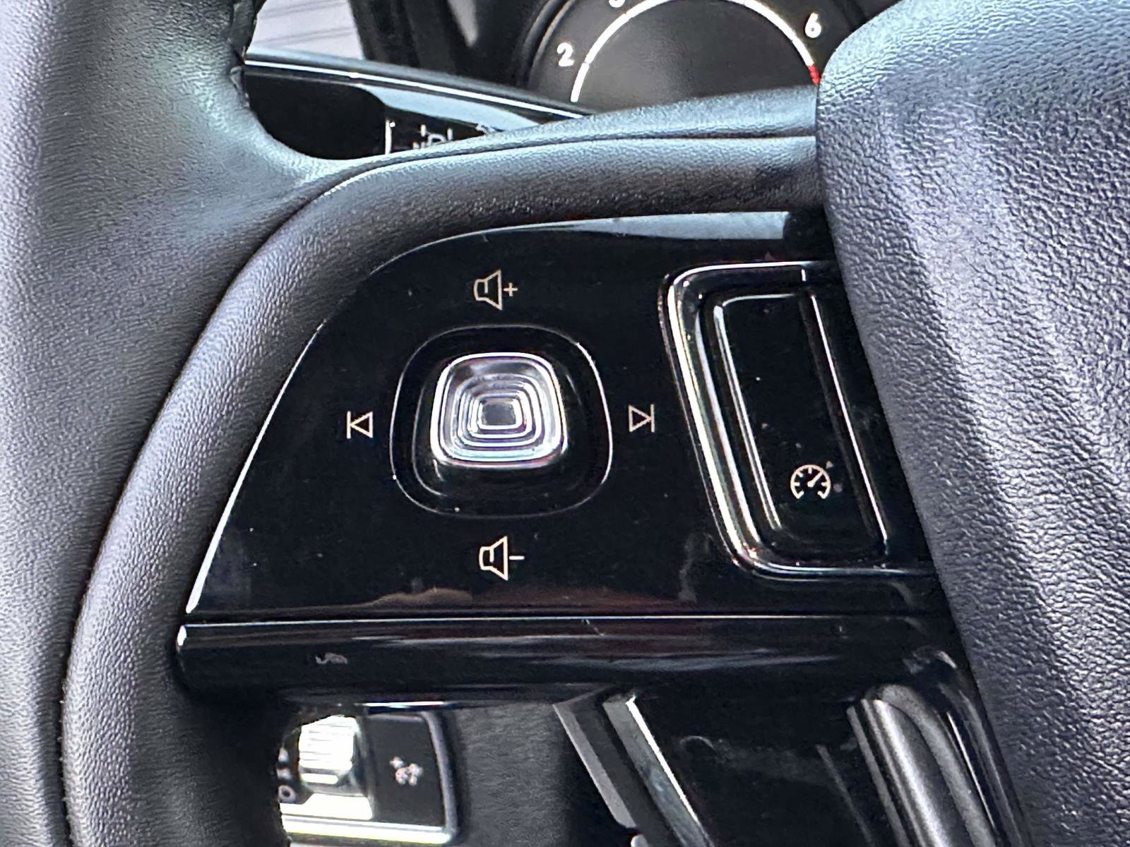 Used 2022 Lincoln Corsair AWD w/ Equipment Group 101A image 18