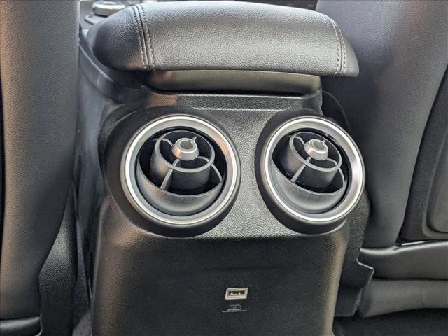 Used 2017 Alfa Romeo Giulia image 18