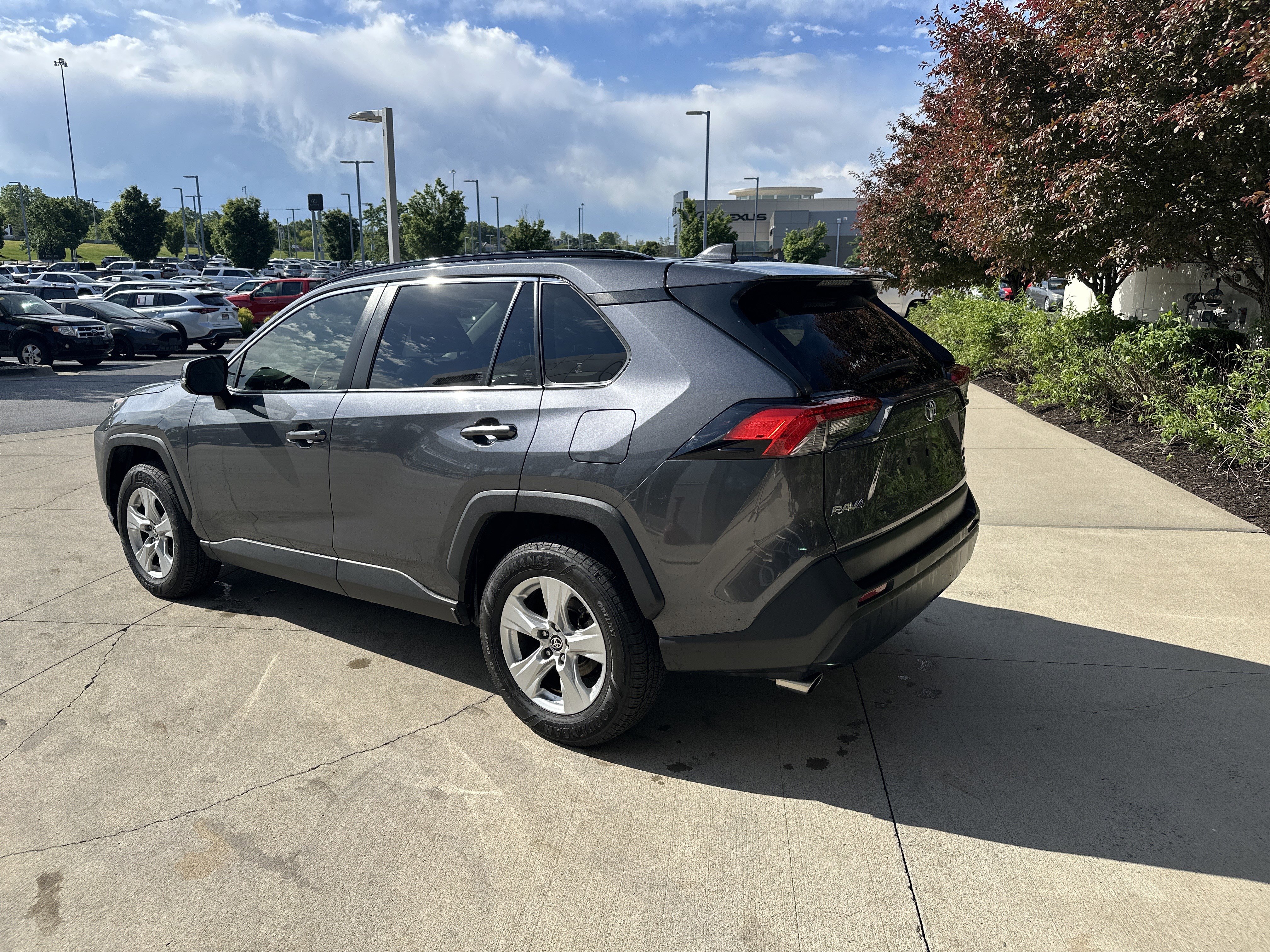Used 2020 Toyota RAV4 XLE w/ Convenience Package AWD/4WD image 7